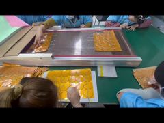 Dispense adhesivo para asegurar el punto de soldadura del cable del calentador